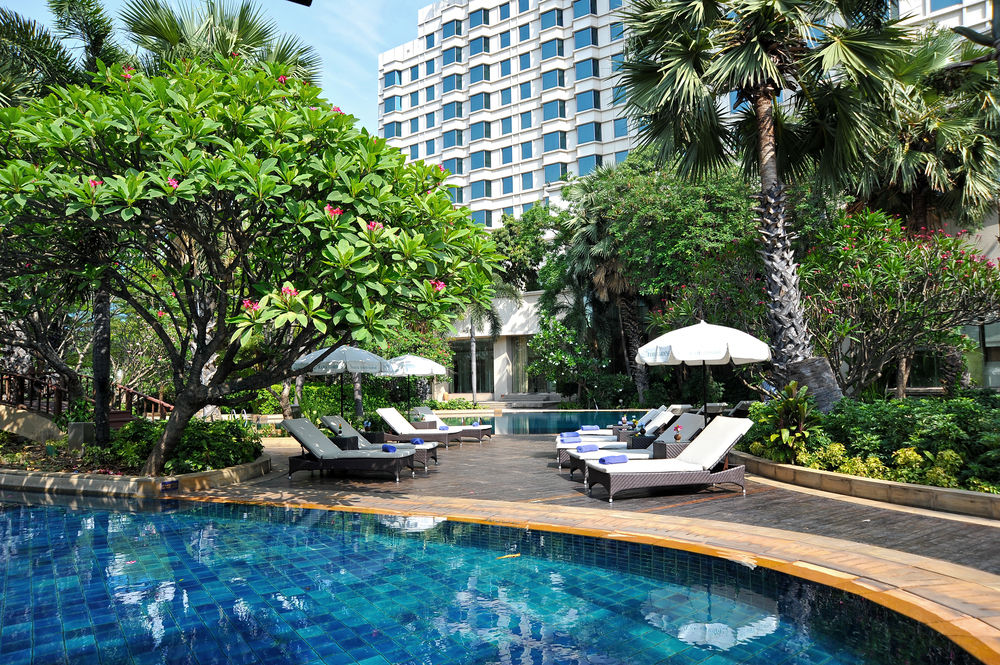 Rama Gardens Hotel Bangkok image 1